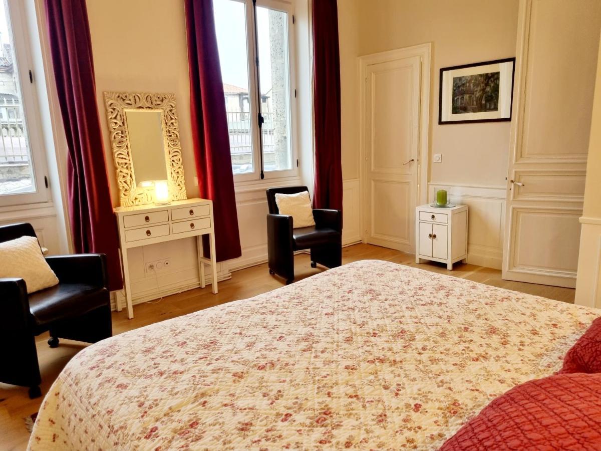 Face A L'Hotel De Ville Grand Et Lumineux Appartement Angoulême Kültér fotó