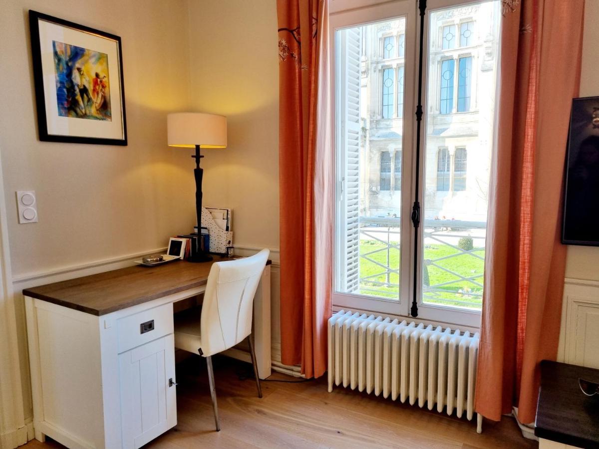 Face A L'Hotel De Ville Grand Et Lumineux Appartement Angoulême Kültér fotó