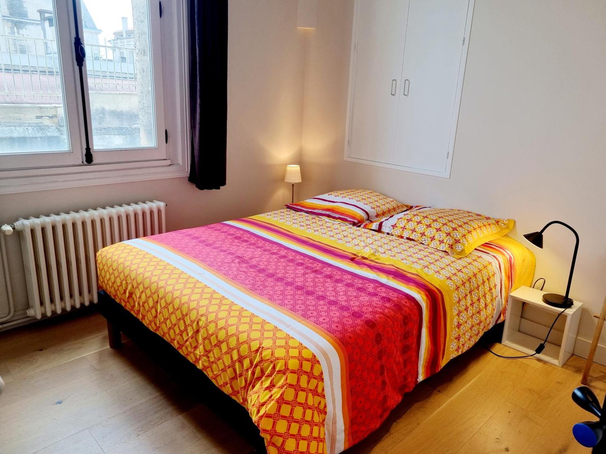 Face A L'Hotel De Ville Grand Et Lumineux Appartement Angoulême Szoba fotó
